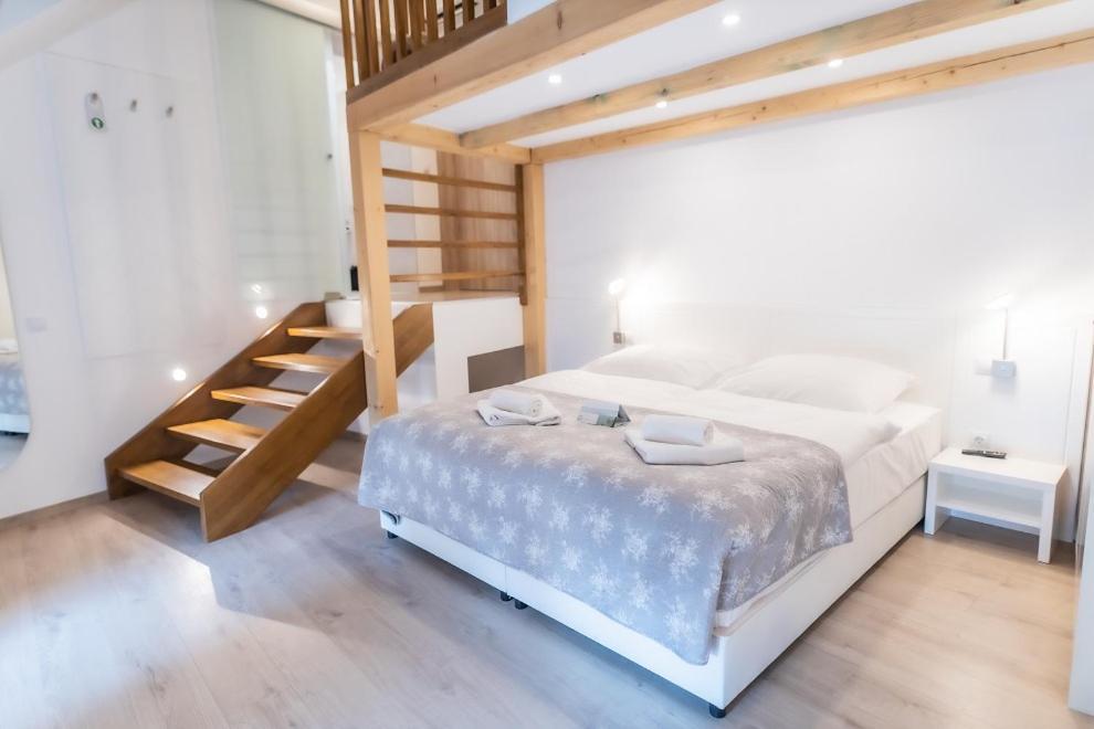 Erhardt Panzio Bed & Breakfast Sopron Exterior photo