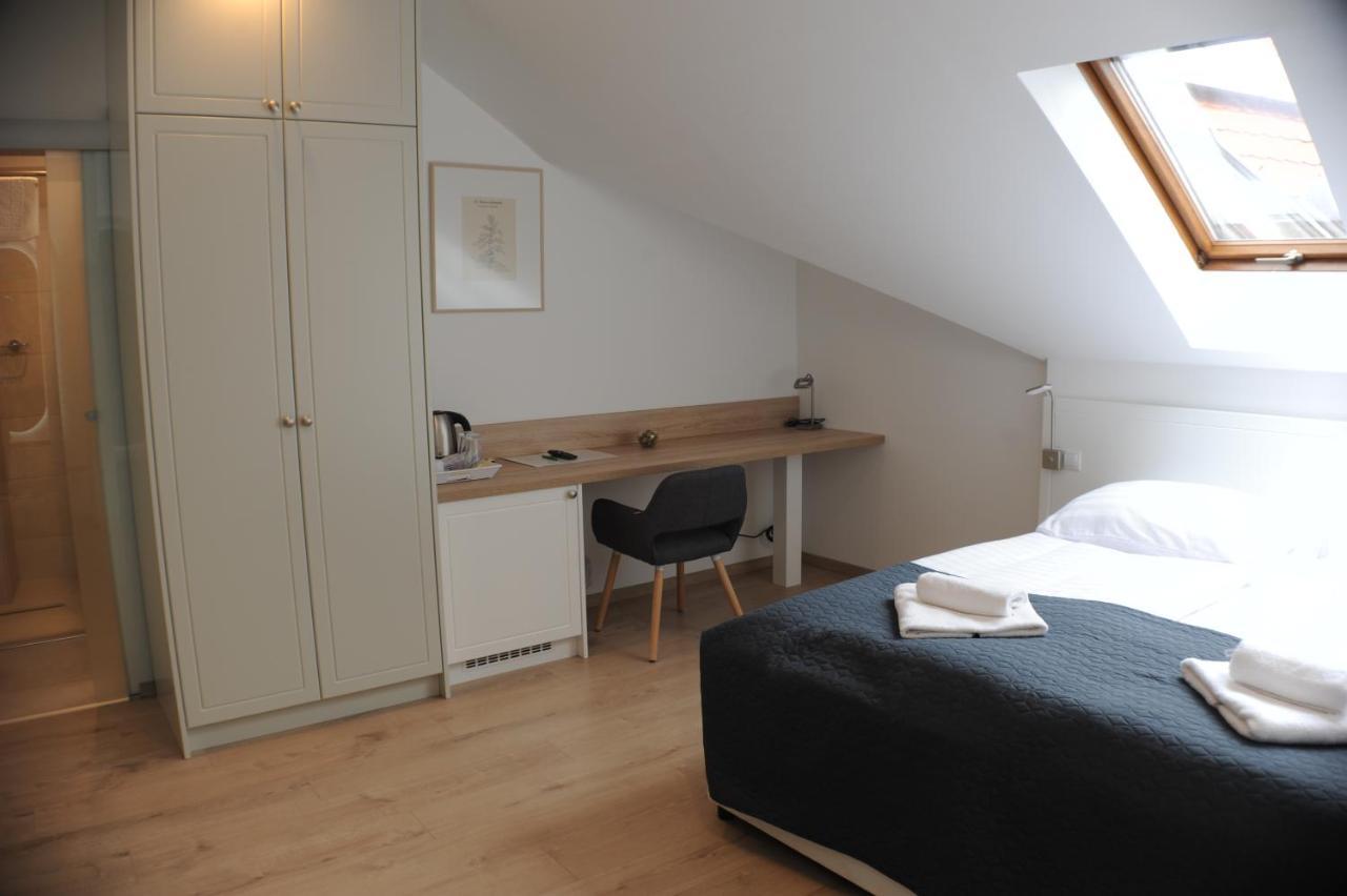 Erhardt Panzio Bed & Breakfast Sopron Exterior photo