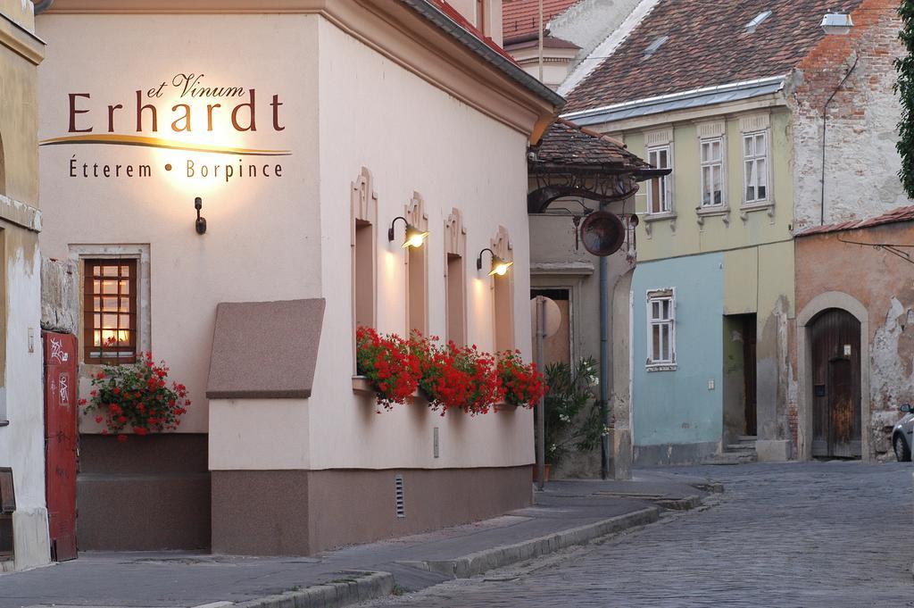 Erhardt Panzio Bed & Breakfast Sopron Exterior photo